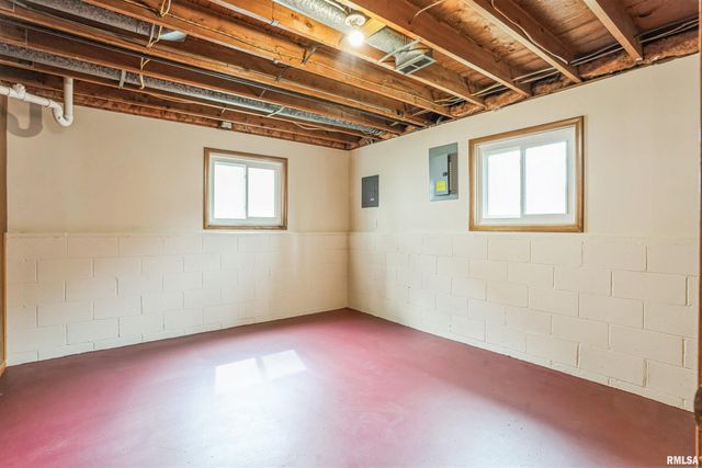 3403 4TH Street, East Moline, IL 61244