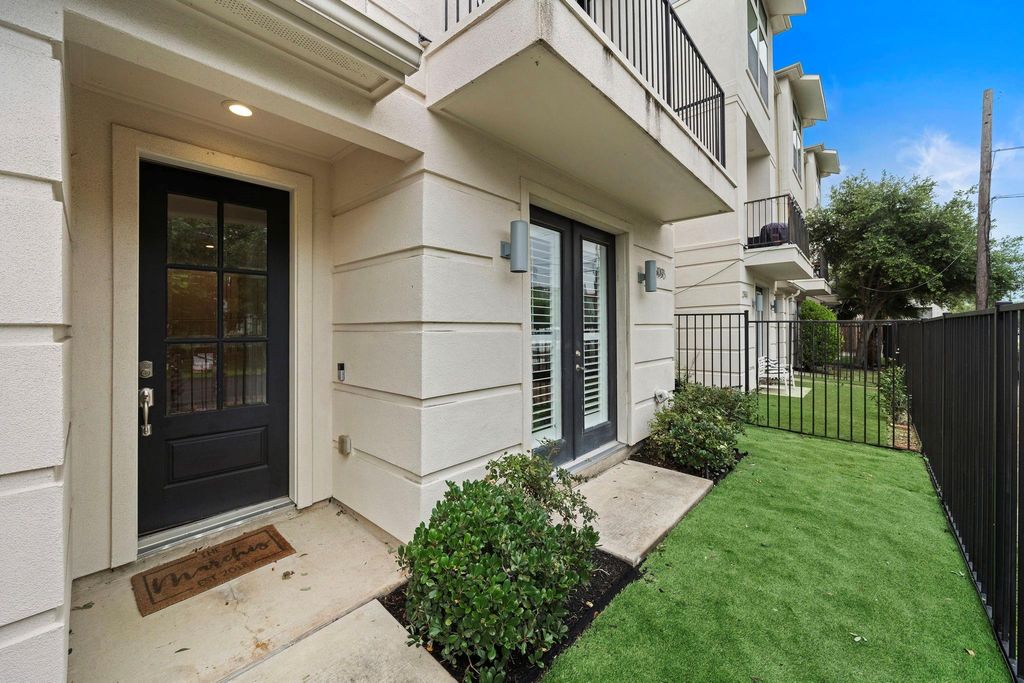 2509 Garrow Street B, Houston, TX 77003