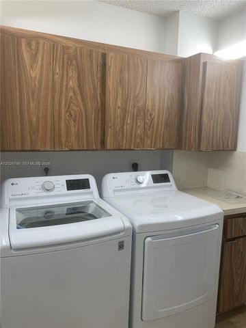 1705 Whitehall Dr 304, Davie, FL 33324