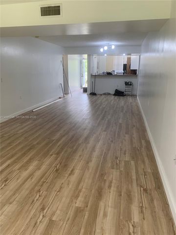 1705 Whitehall Dr 304, Davie, FL 33324