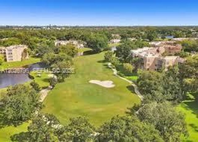 1705 Whitehall Dr 304, Davie, FL 33324