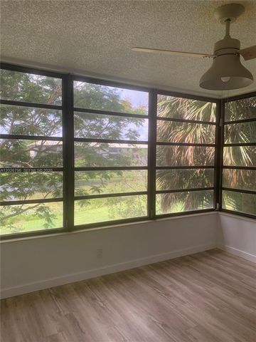 1705 Whitehall Dr 304, Davie, FL 33324