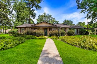 458 E Lake Drive, Livingston, TX 77351