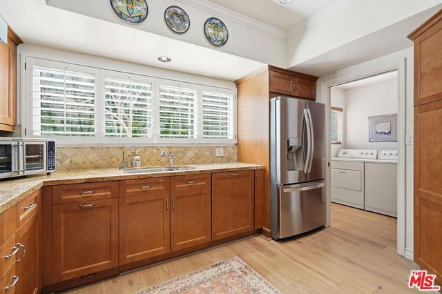 20209 Wells Drive, Woodland Hills, CA 91364