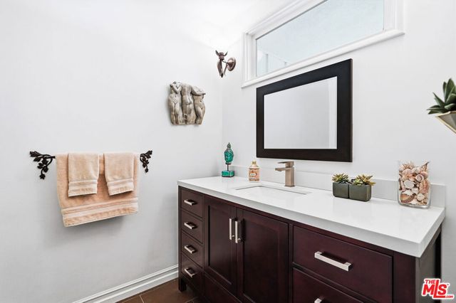 20209 Wells Drive, Woodland Hills, CA 91364