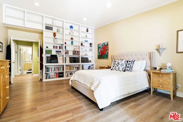 20209 Wells Drive, Woodland Hills, CA 91364