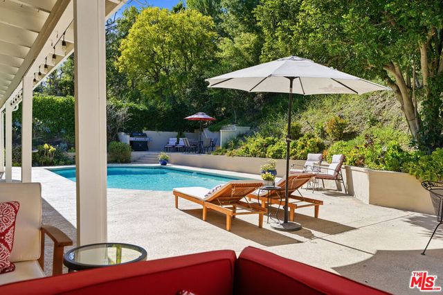 20209 Wells Drive, Woodland Hills, CA 91364