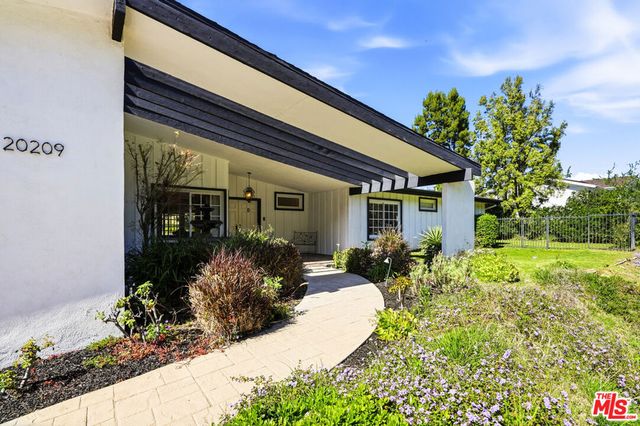 20209 Wells Drive, Woodland Hills, CA 91364