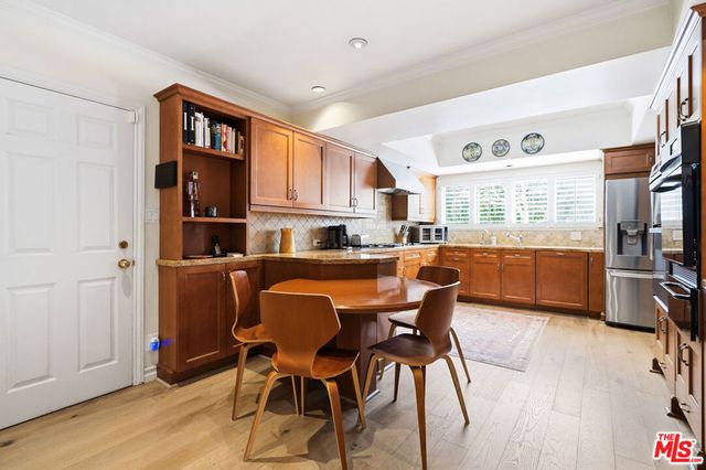 20209 Wells Drive, Woodland Hills, CA 91364