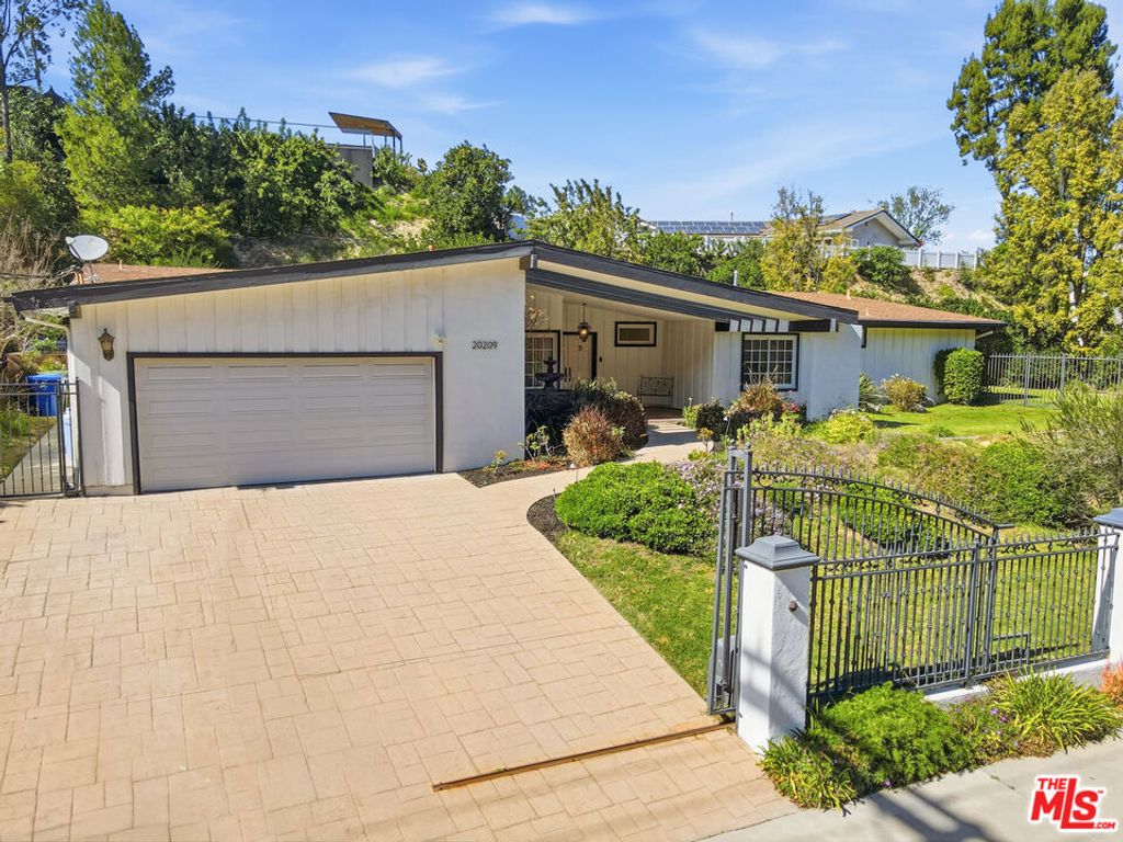 20209 Wells Drive, Woodland Hills, CA 91364