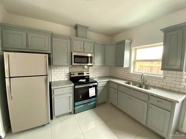 1920 Bahamas Drive 4, Edinburg, TX 78539