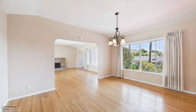 1633 Loma Crest Street, Glendale, CA 91205