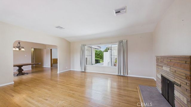 1633 Loma Crest Street, Glendale, CA 91205