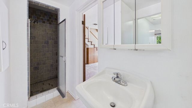 1633 Loma Crest Street, Glendale, CA 91205