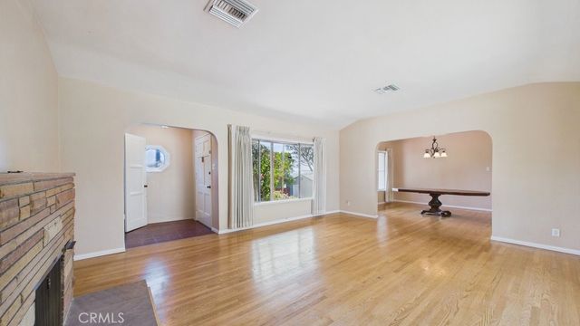 1633 Loma Crest Street, Glendale, CA 91205
