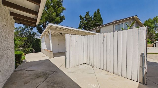 1633 Loma Crest Street, Glendale, CA 91205
