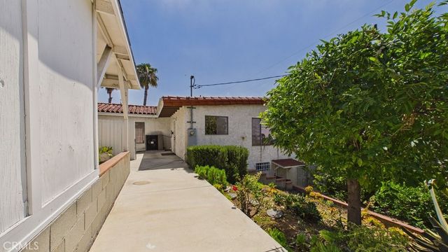 1633 Loma Crest Street, Glendale, CA 91205