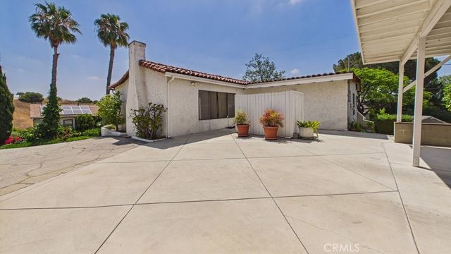 1633 Loma Crest Street, Glendale, CA 91205