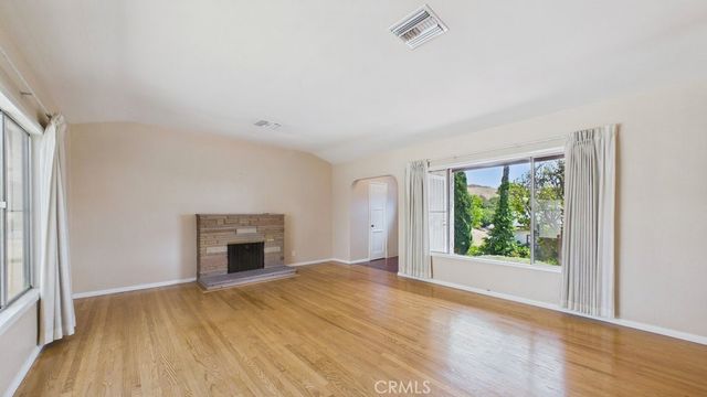 1633 Loma Crest Street, Glendale, CA 91205