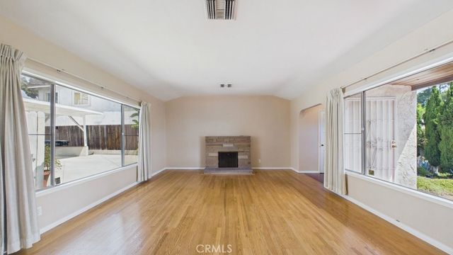 1633 Loma Crest Street, Glendale, CA 91205