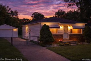 19560 Berg Road, Detroit, MI 48219