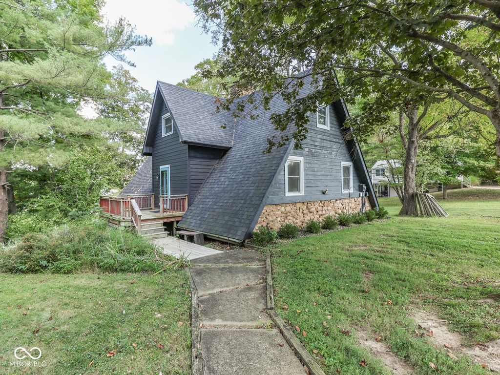 7307 Center Lake Road, Nineveh, IN 46164