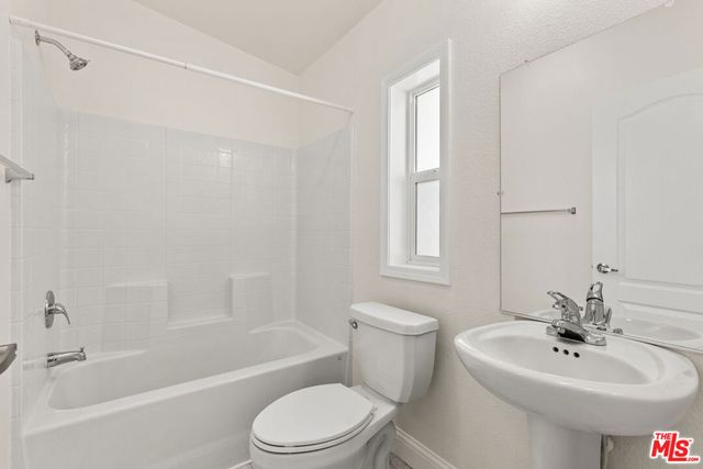 8250 Lankershim Boulevard 185, North Hollywood, CA 91605