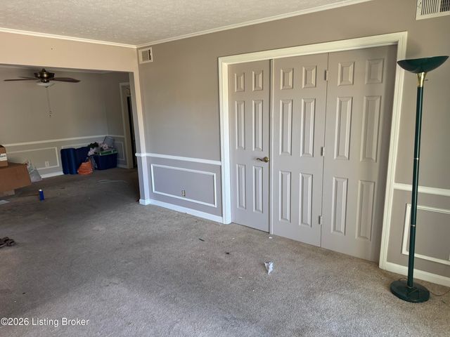 1815 Gardiner Ln APT J80, Louisville, KY 40205