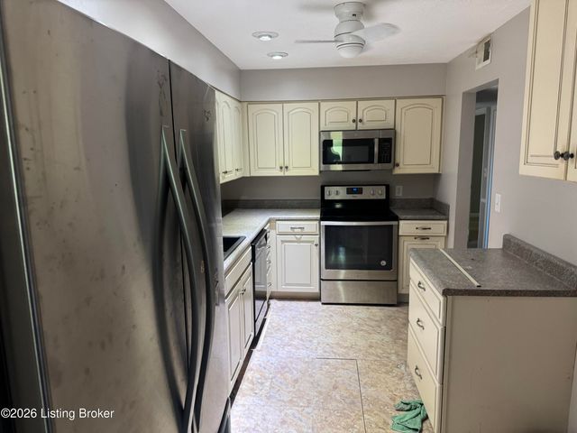1815 Gardiner Ln APT J80, Louisville, KY 40205