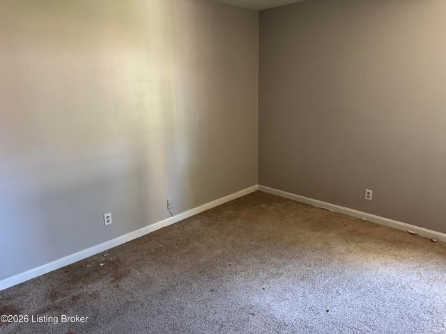1815 Gardiner Ln APT J80, Louisville, KY 40205