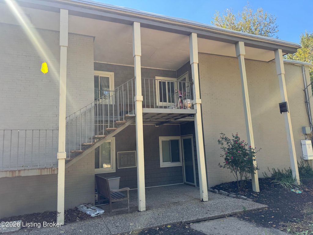 1815 Gardiner Ln APT J80, Louisville, KY 40205