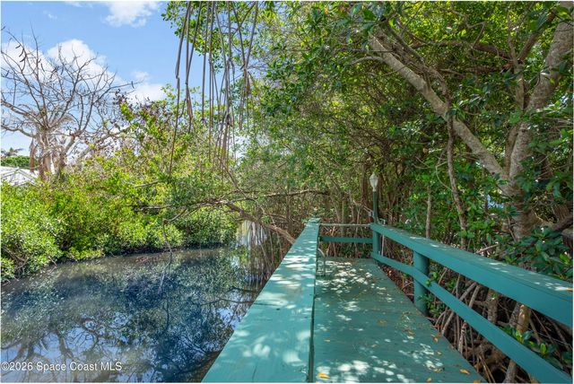361 N Grove Isle Circle, Vero Beach, FL 32962