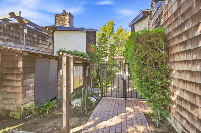 3669 Country Club Drive C, Long Beach, CA 90807