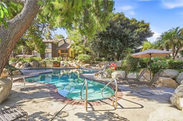 3669 Country Club Drive C, Long Beach, CA 90807