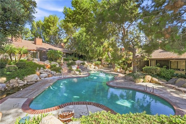 3669 Country Club Drive C, Long Beach, CA 90807