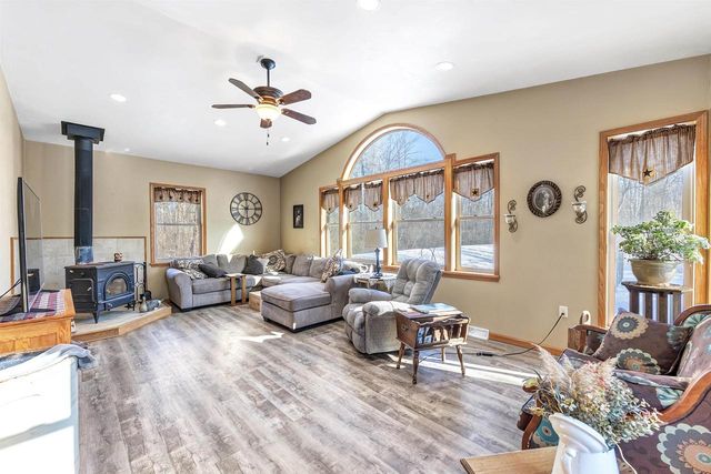 N2642 POPLAR RIDGE LANE, Peshtigo, WI 54157