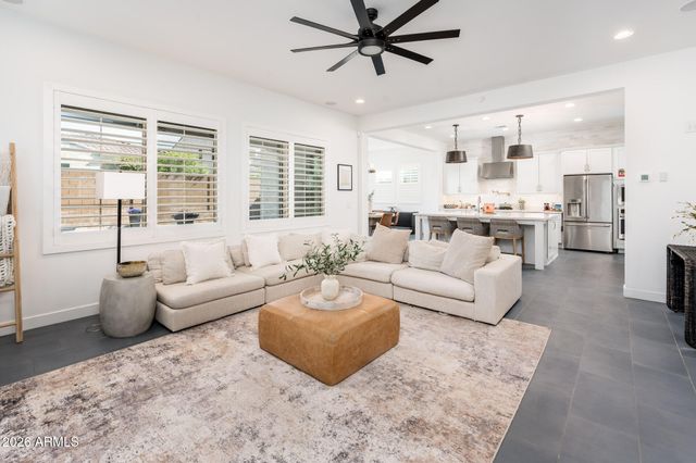 3520 E CREST Lane, Phoenix, AZ 85050