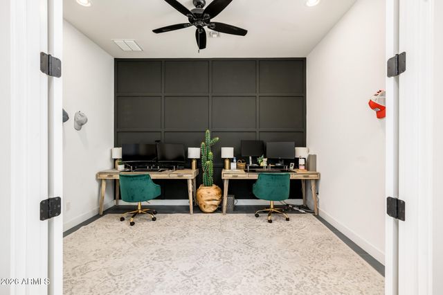 3520 E CREST Lane, Phoenix, AZ 85050