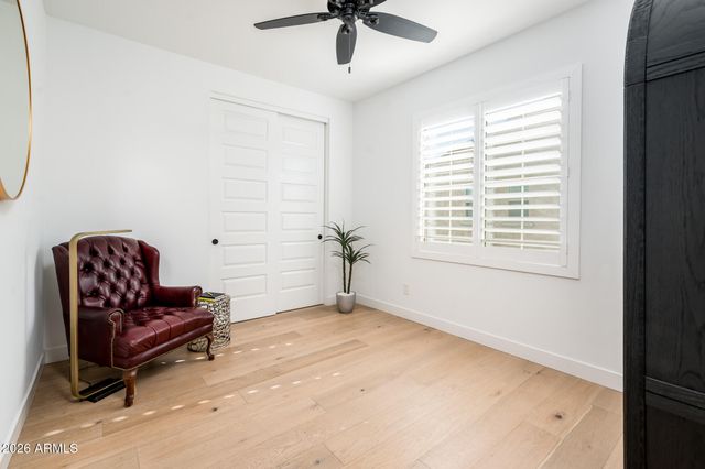 3520 E CREST Lane, Phoenix, AZ 85050