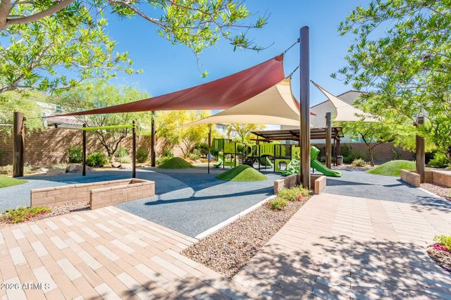 3520 E CREST Lane, Phoenix, AZ 85050