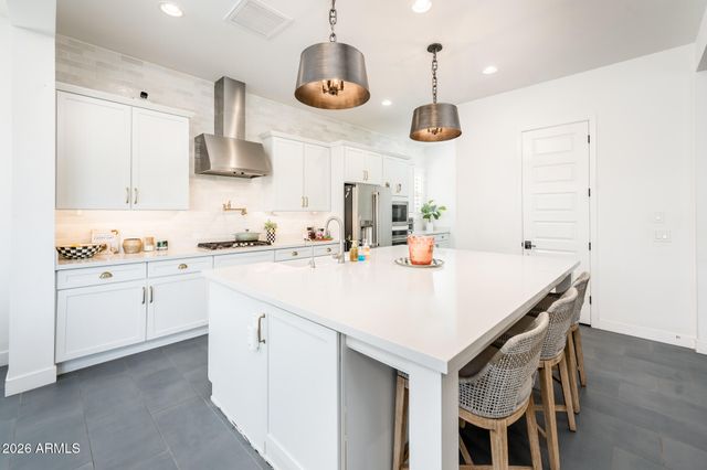 3520 E CREST Lane, Phoenix, AZ 85050