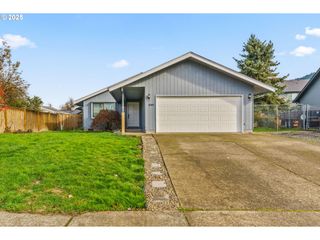 289 73RD Pl, Springfield, OR 97478