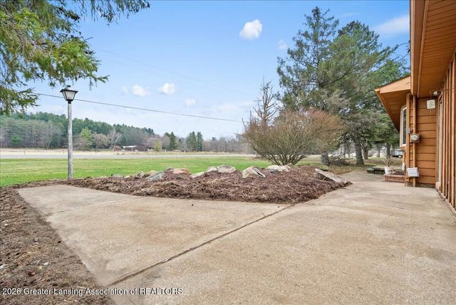 1570 S Williamston Road, Dansville, MI 48819