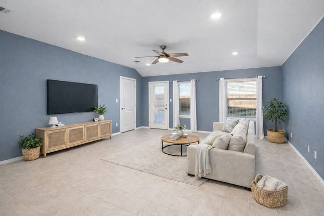 904 Meadow Wood Lane, Princeton, TX 75407