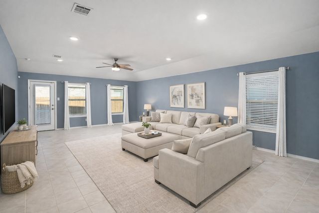 904 Meadow Wood Lane, Princeton, TX 75407