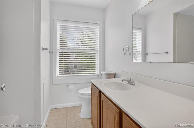 902 Little Hill Court, Rochester Hills, MI 48307