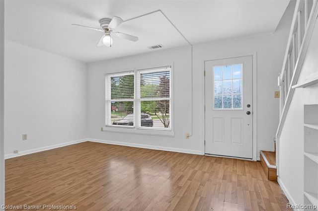 902 Little Hill Court, Rochester Hills, MI 48307