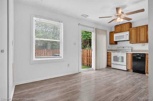902 Little Hill Court, Rochester Hills, MI 48307