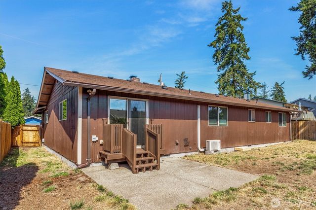 17109 20th Avenue E, Spanaway, WA 98387