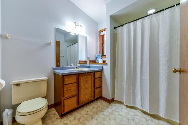 214 Stewart Hill DRIVE, Waukesha, WI 53188